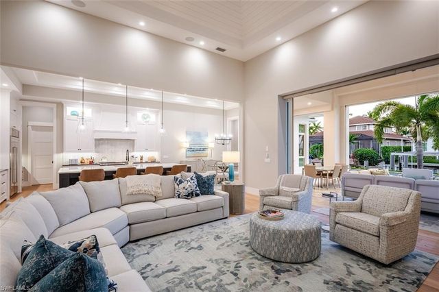 2100 SNOOK DR, Naples, FL 34102