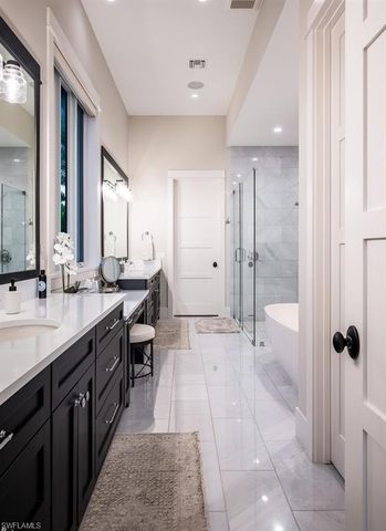 2100 SNOOK DR, Naples, FL 34102