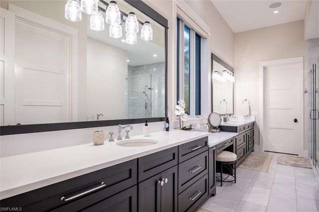 2100 SNOOK DR, Naples, FL 34102