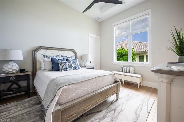 2100 SNOOK DR, Naples, FL 34102