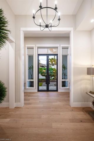 2100 SNOOK DR, Naples, FL 34102