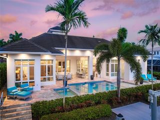 2100 SNOOK DR, Naples, FL 34102