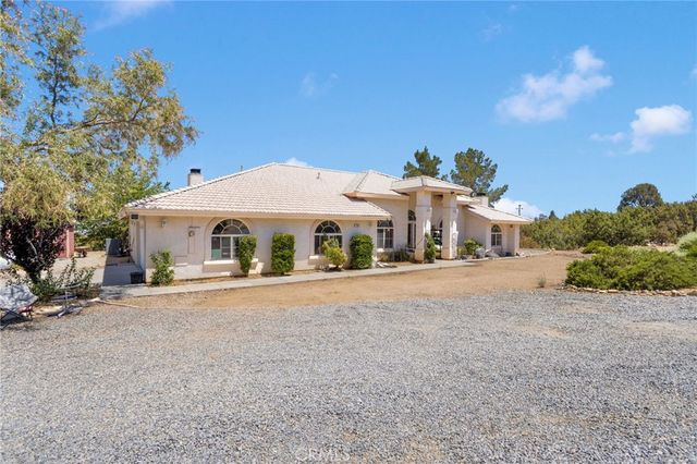 1220 Hollister, Pinon Hills, CA 92372