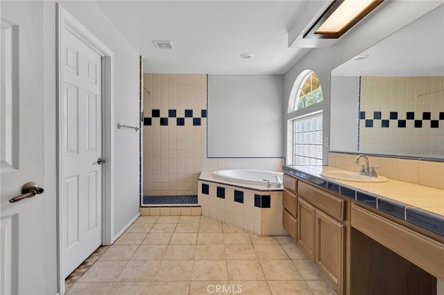 1220 Hollister, Pinon Hills, CA 92372