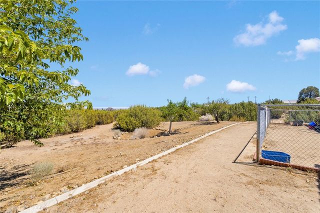 1220 Hollister, Pinon Hills, CA 92372