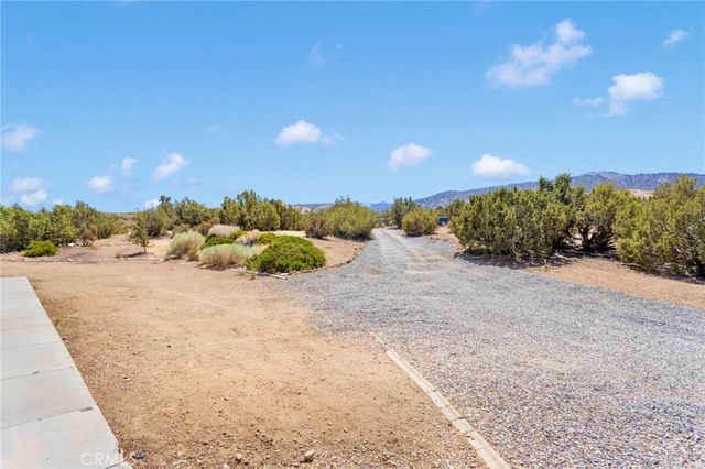 1220 Hollister, Pinon Hills, CA 92372