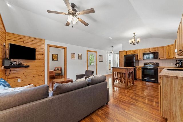 163 Molina Rd, Kerrville, TX 78028