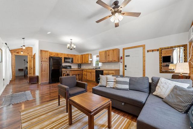 163 Molina Rd, Kerrville, TX 78028