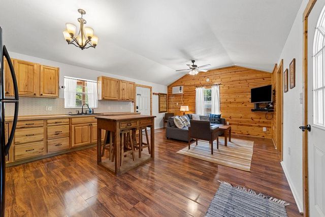 163 Molina Rd, Kerrville, TX 78028