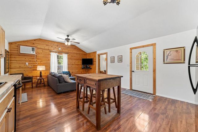 163 Molina Rd, Kerrville, TX 78028