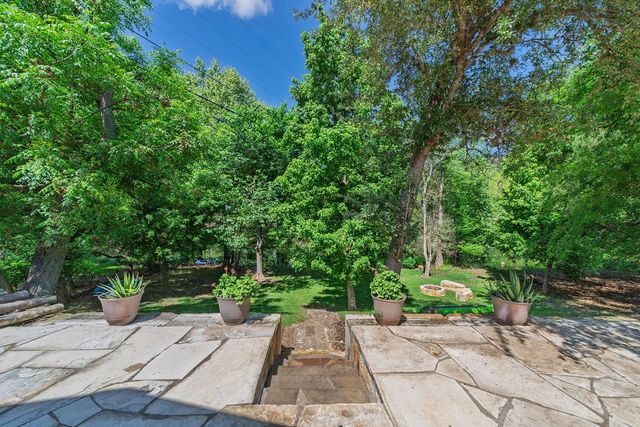 163 Molina Rd, Kerrville, TX 78028