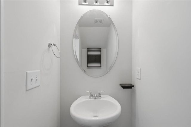 216 Wayfair Lane, Wellford, SC 29385