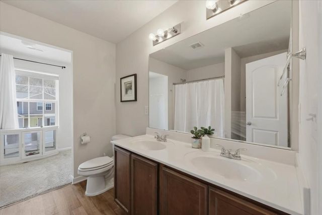 216 Wayfair Lane, Wellford, SC 29385