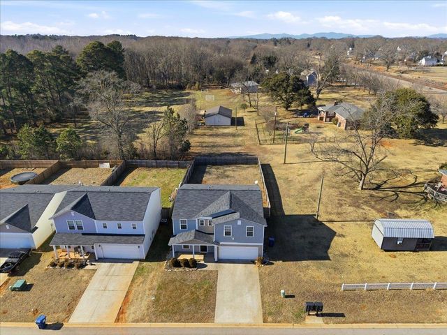 216 Wayfair Lane, Wellford, SC 29385