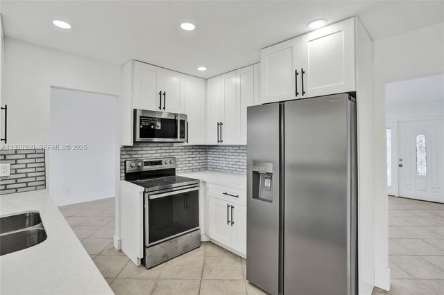 5810 NW 81st Ave, Tamarac, FL 33321