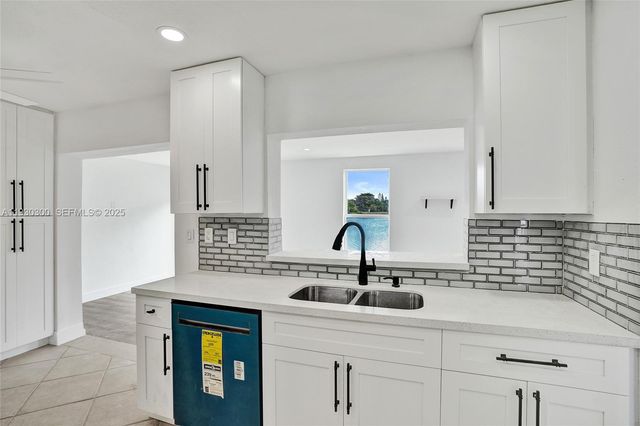 5810 NW 81st Ave, Tamarac, FL 33321