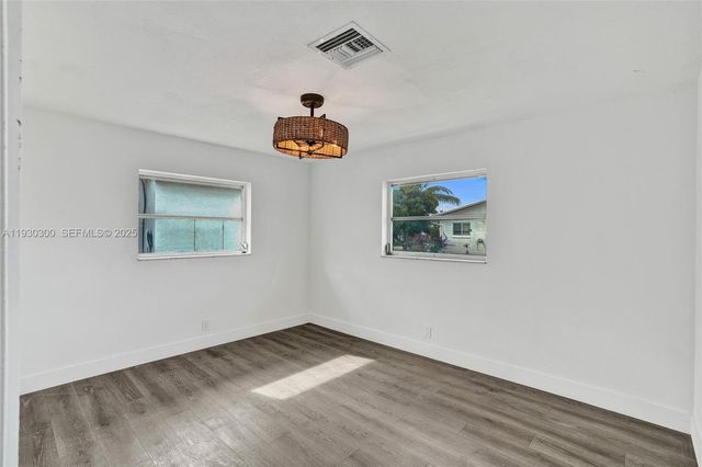 5810 NW 81st Ave, Tamarac, FL 33321