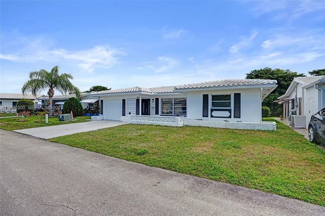 5810 NW 81st Ave, Tamarac, FL 33321