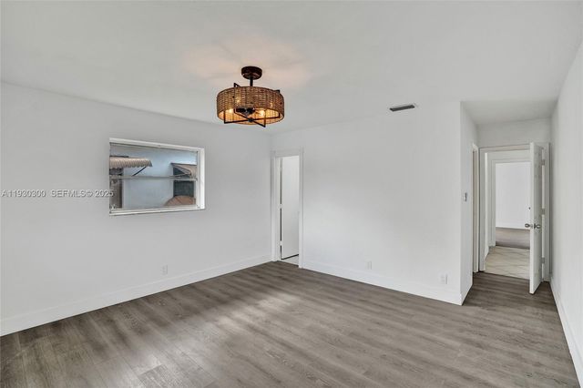 5810 NW 81st Ave, Tamarac, FL 33321