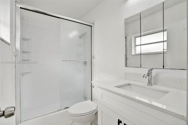 5810 NW 81st Ave, Tamarac, FL 33321