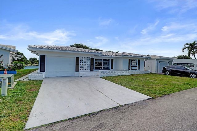 5810 NW 81st Ave, Tamarac, FL 33321