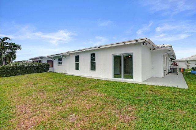 5810 NW 81st Ave, Tamarac, FL 33321