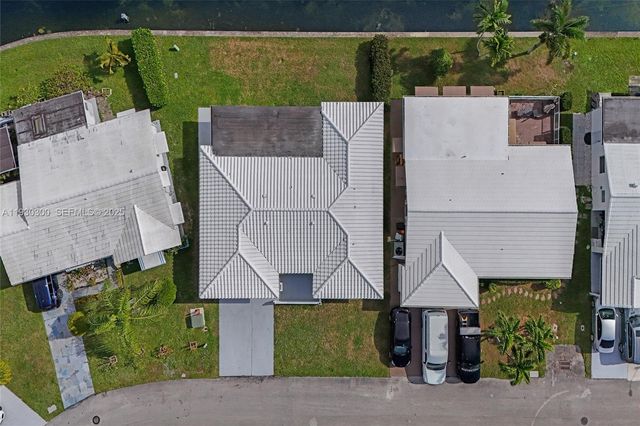 5810 NW 81st Ave, Tamarac, FL 33321