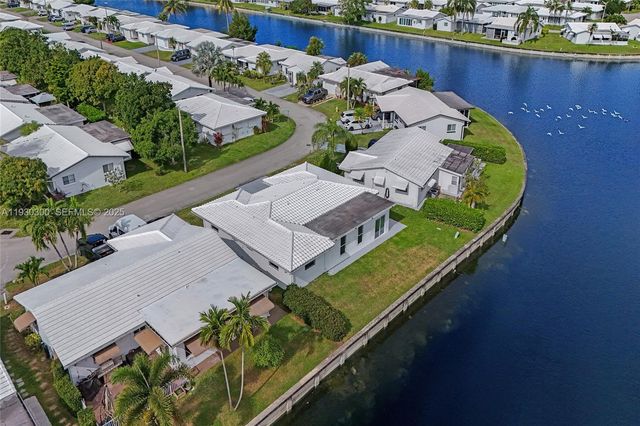 5810 NW 81st Ave, Tamarac, FL 33321