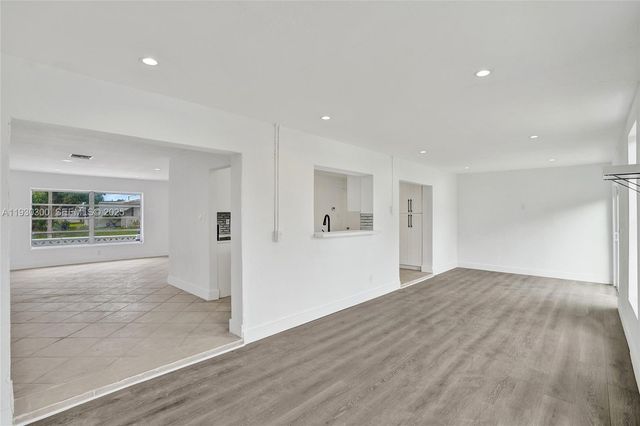 5810 NW 81st Ave, Tamarac, FL 33321