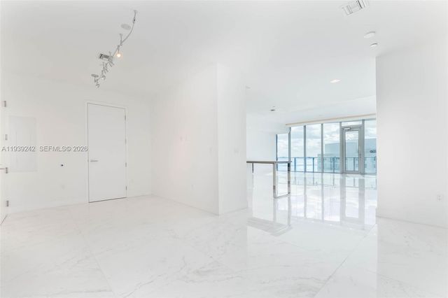 17475 Collins Avenue 2003, Sunny Isles Beach, FL 33160