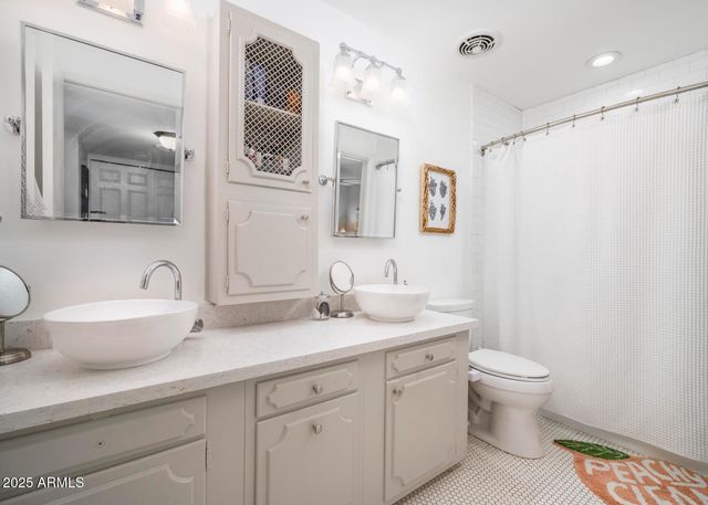 4001 E Campbell Avenue, Phoenix, AZ 85018