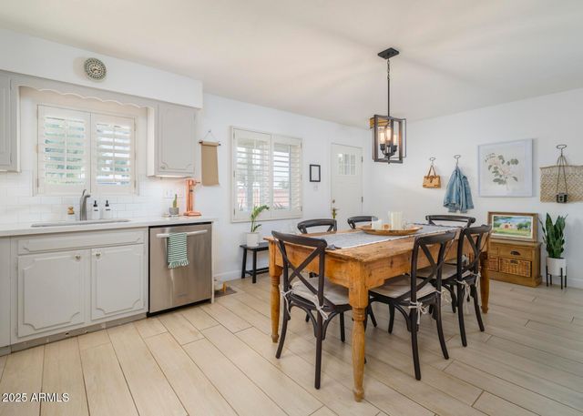 4001 E Campbell Avenue, Phoenix, AZ 85018