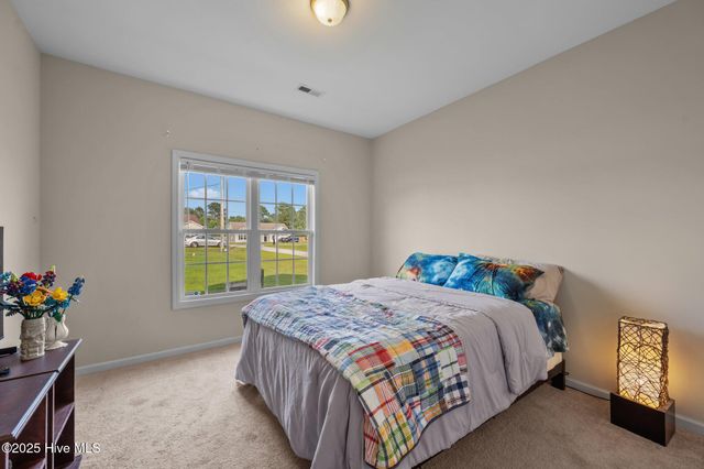 102 Lilac Lane, Richlands, NC 28574