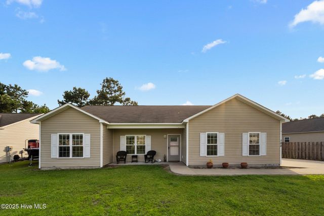 102 Lilac Lane, Richlands, NC 28574