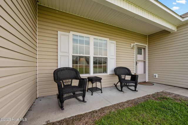 102 Lilac Lane, Richlands, NC 28574