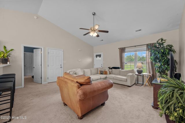 102 Lilac Lane, Richlands, NC 28574