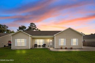 102 Lilac Lane, Richlands, NC 28574