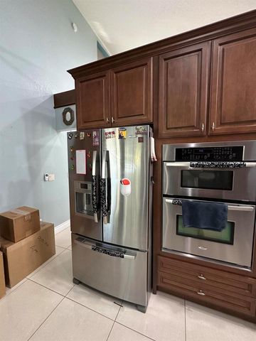 8 ELTON Place, Boynton Beach, FL 33426