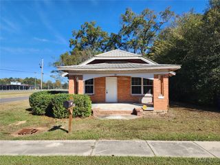 210 W Osceola Street, Wetumpka, AL 36092