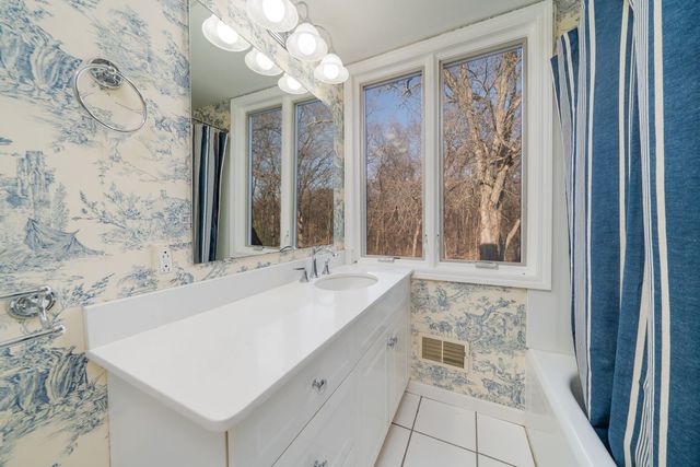 959 N River Road, Oregon, IL 61061