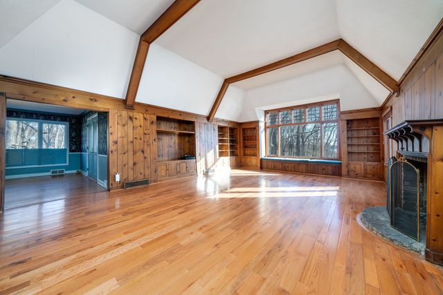 959 N River Road, Oregon, IL 61061