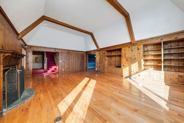 959 N River Road, Oregon, IL 61061