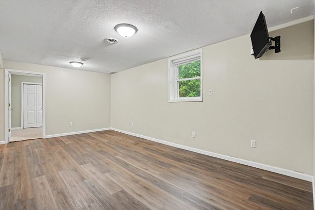 5703 N Linwood Avenue 0, Davenport, IA 52806