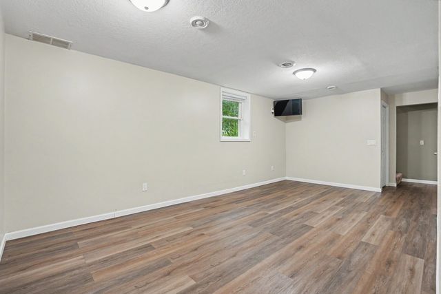 5703 N Linwood Avenue 0, Davenport, IA 52806