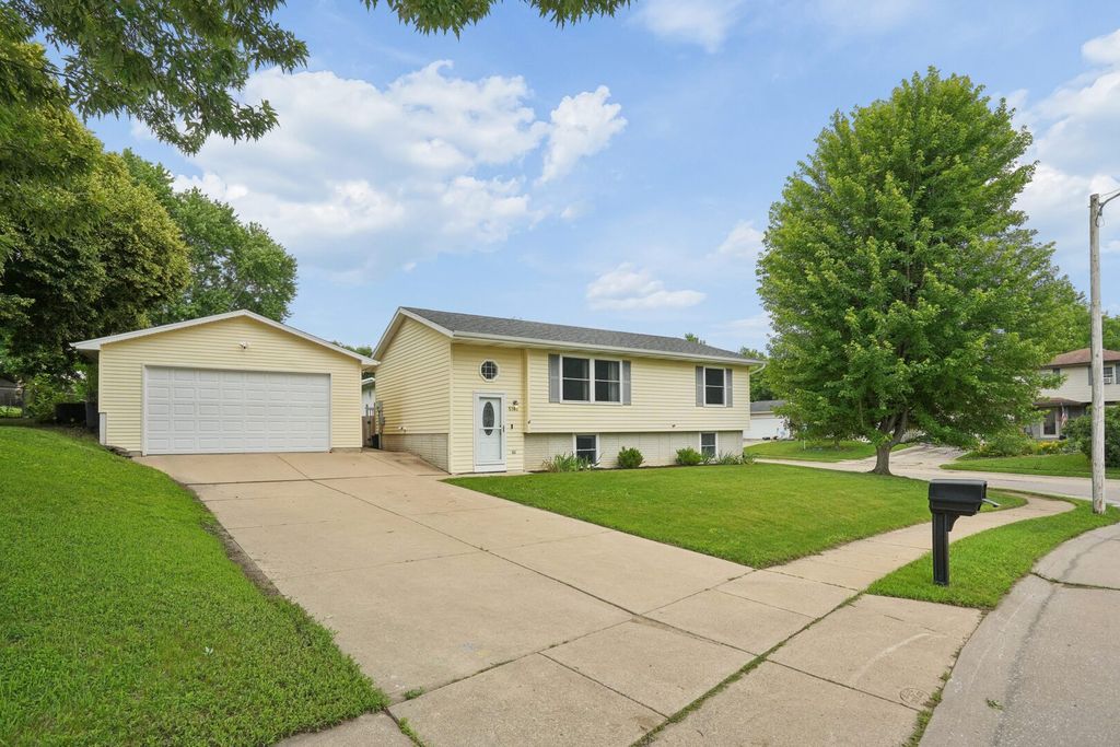 5703 N Linwood Avenue 0, Davenport, IA 52806