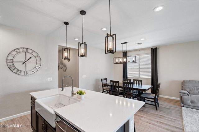 7540 W SUPERIOR Avenue, Phoenix, AZ 85043