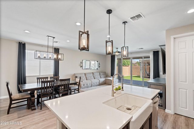 7540 W SUPERIOR Avenue, Phoenix, AZ 85043