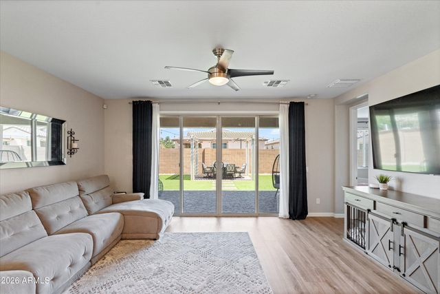 7540 W SUPERIOR Avenue, Phoenix, AZ 85043