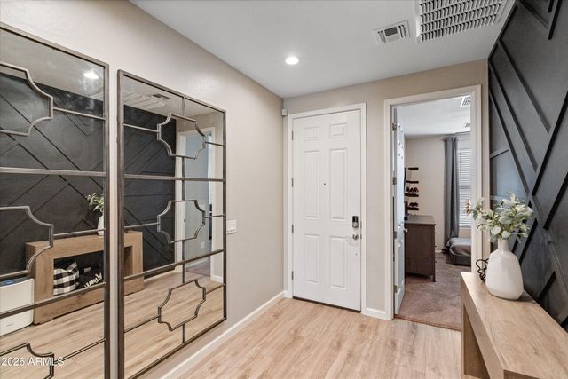 7540 W SUPERIOR Avenue, Phoenix, AZ 85043