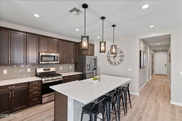 7540 W SUPERIOR Avenue, Phoenix, AZ 85043